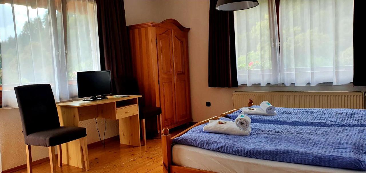Gruener Baum Hotel Neckargerach Kültér fotó